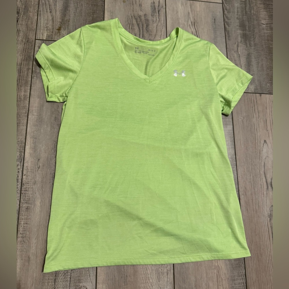 Two Under Armour medium t shirts